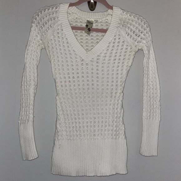White Guess Sweater - Picture 1 of 5